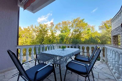 Ferienwohnung mit Balkon und Pool