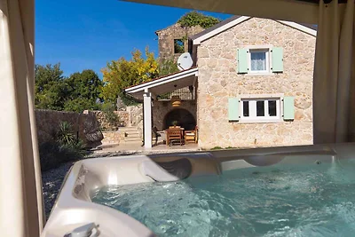 Ferienhaus mit Terrasse und Grill