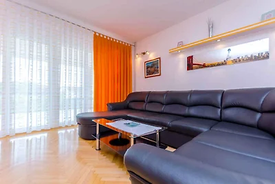 Ferienwohnung mit Klimaanlage und Terrasse