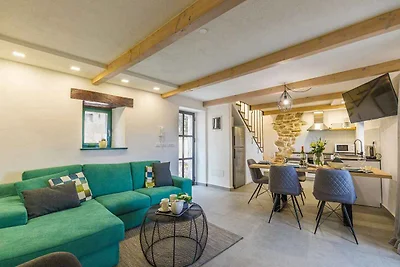 Renoviertes Steinhaus mit Whirlpool in