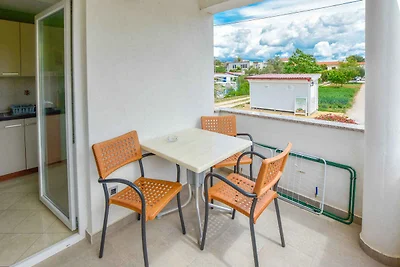 Ferienwohnung mit Pool und Klimaanlage