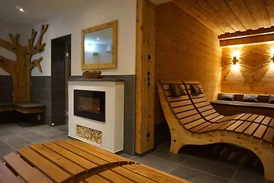 Ferienwohnung mit Balkon und Hallenbad