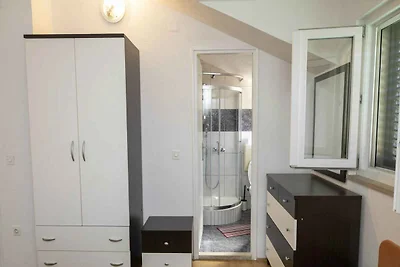 Gemütliches Ferienhaus Ivan in Supetar mit Me