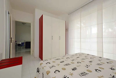 Ferienwohnung mit Klimaanlage, Balkon und