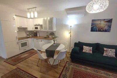 Ferienwohnung mit moderner Einrichtung direkt