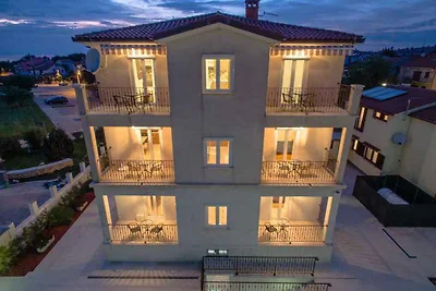 Ferienwohnung mit Balkon und Pool
