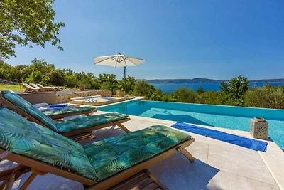 Ferienhaus mit Klimaanlage und Aussenpool