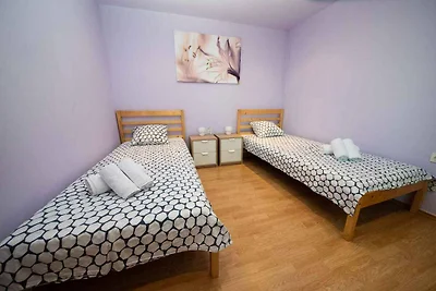 Ferienwohnung mit Poolnutzung und Klimaanlage