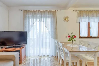 Einfach eingerichtetes Apartment mit 2 Schlaf