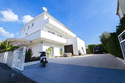 Ferienwohnung mit Klimaanlage und Grill
