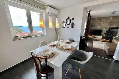 Ferienwohnung mit Balkon und Klimaanlage