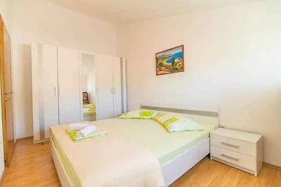 Apartment mit einem Schlafzimmer, Balkon und 