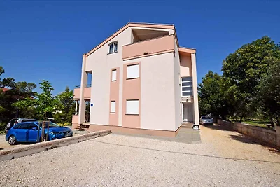 Studio mit Klimaanlage und Balkon