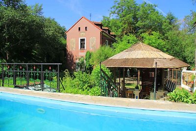 Ferienhaus mit einbautem solar beheiztem Pool