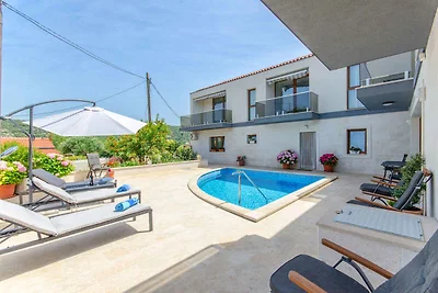 Ferienwohnung mit Klimaanlage und Aussenpool