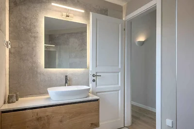 Villa mit Pool und gepflegtem Garten