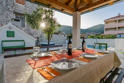 Ferienhaus mit Aussenpool, 50 m vom Meer