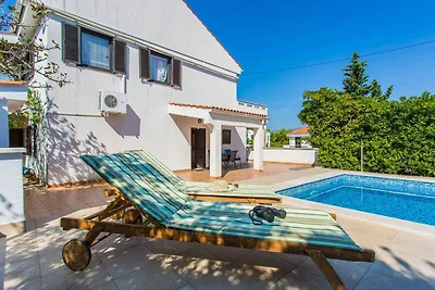 Ferienwohnung mit Pool und Grill zur gemeinsa