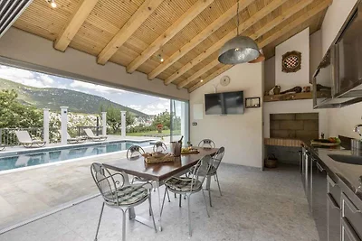 Ferienhaus mit Terrasse und Pool und