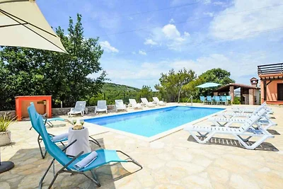 Komfortable Ferienwohnung Bilice mit Aussenpo