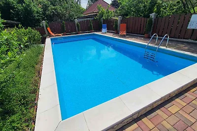 Ferienwohnung mit Pool und Internet