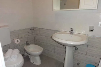 Ferienwohnung 100 m von Strand