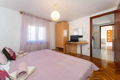 Ferienwohnung mit Terrasse und Klimaanlage