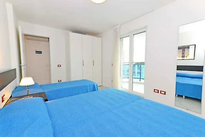 Ferienwohnung mit Klimaanlage und Balkon in d