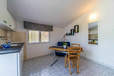 Neu renoviertes Studio-Apartment mit Terrasse