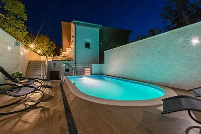 Ferienwohnung mit Terrasse und Aussenpool