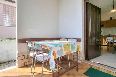 Ferienwohnung mit schönem Balkon mit Tisch un