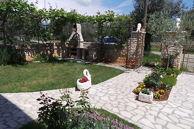 Ferienwohnung mit Grill im Garten