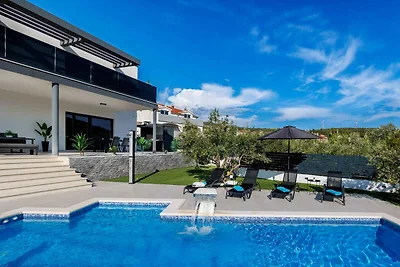 Traumhafte Villa in Vinišće mit eigenem Pool 