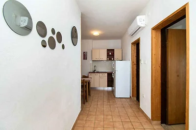 Ferienwohnung mit Pool und Meerblick