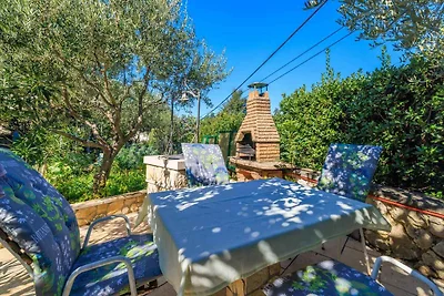 Ferienwohnung mit Terrasse und Parkplatz