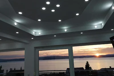 Ferienwohnung mit Pool und Meerblick