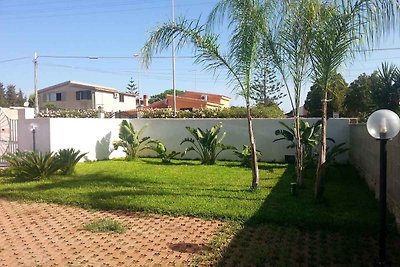 Ferienwohnung mit Terrasse in Meernähe