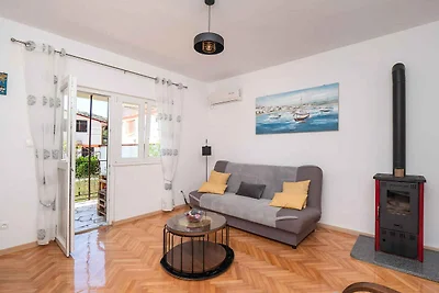 Gemütliche Ferienwohnung Mirna in Rogoznica m