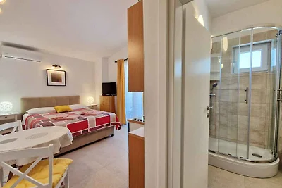 Studio mit Klimaanlage, Grill und Balkon