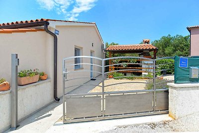 Ferienhaus mit Sonnenterrasse und Grillplatz