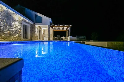 Charmante Villa Provansa in Kalebova Luka mit