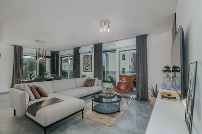 Ferienwohnung mit Terrasse und Klimaanage