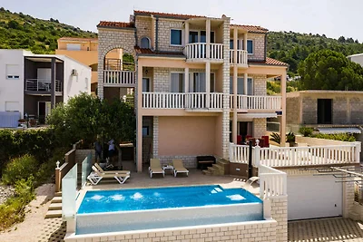 Appartamento Vacanza con famiglia Rogoznica