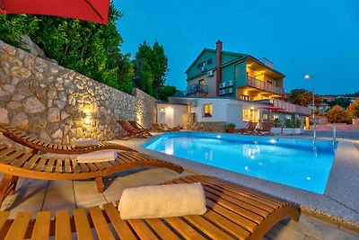 Ferienwohnung mit Pool, Grill und Klimaanlage