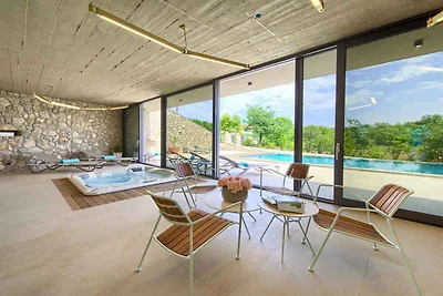 Villa mit Pool, Whirlpool und Sauna