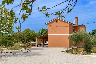 Villa mit Pool und Klimaanlage