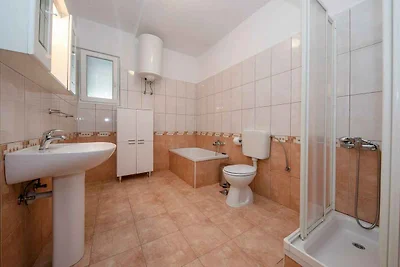 Schöne Wohnung auf der Insel Rab, nur 150 m v