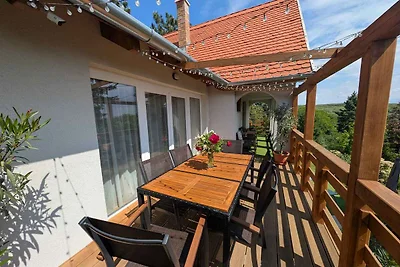 Ferienhaus mit Panorama und Internet