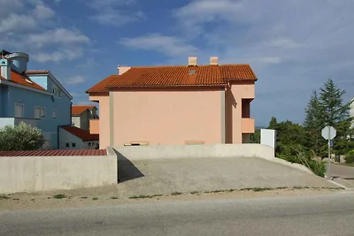 Ferienwohnung mit Klimaanlage, Balkon und