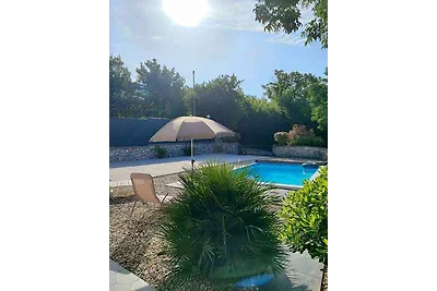 Villa mit Pool und Grill